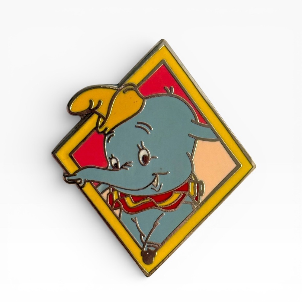 Disney Cast Lanyard‎ Collection Dumbo Pin Classic Character Diamonds 2006